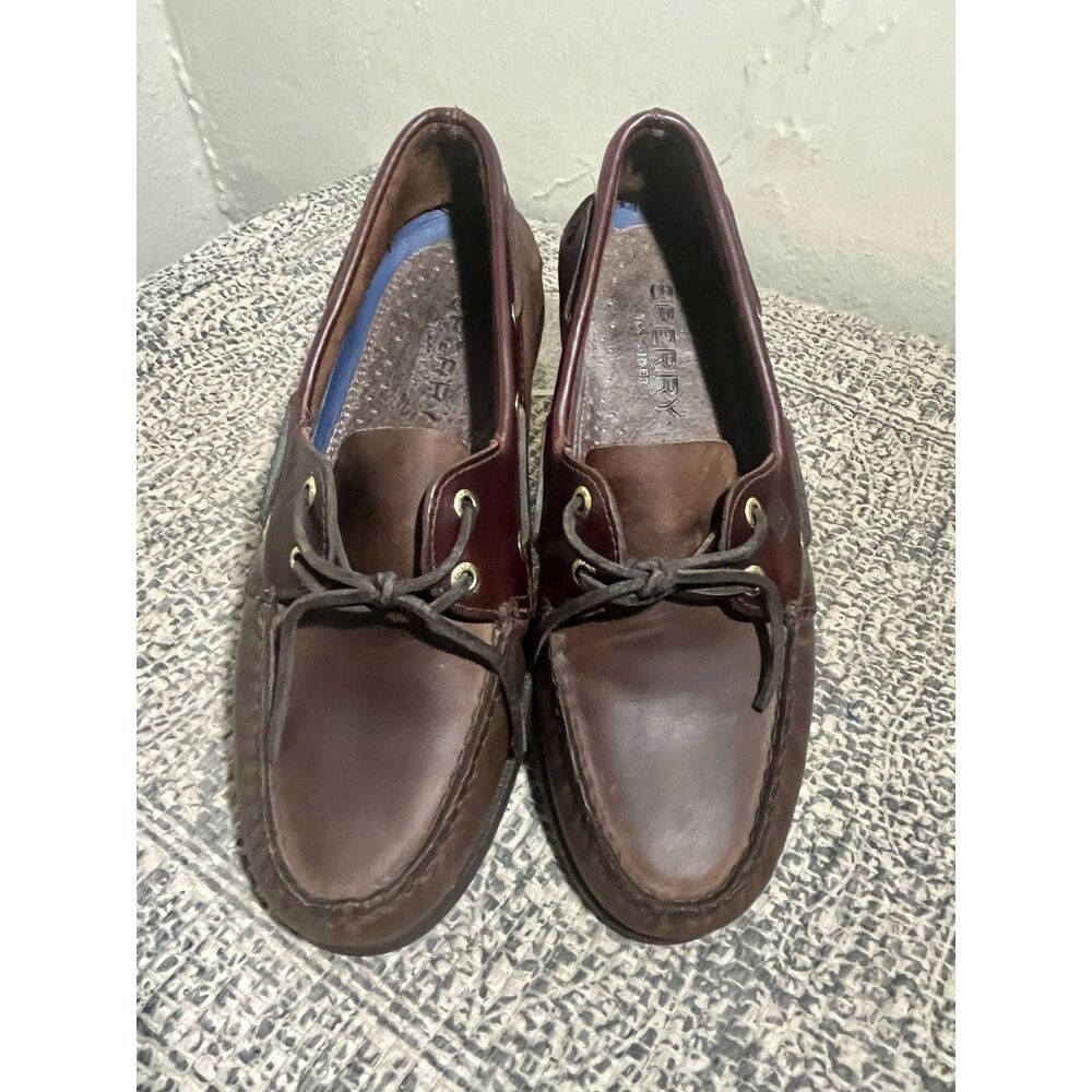 Sperry Authentic Original 2-Eye boat shoes in a dark brown leather Size 9.5